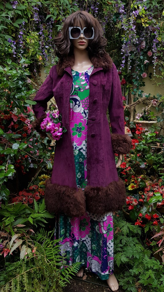 Stunning Vintage 1960s / 1970s Purple Suede Coat … - image 7