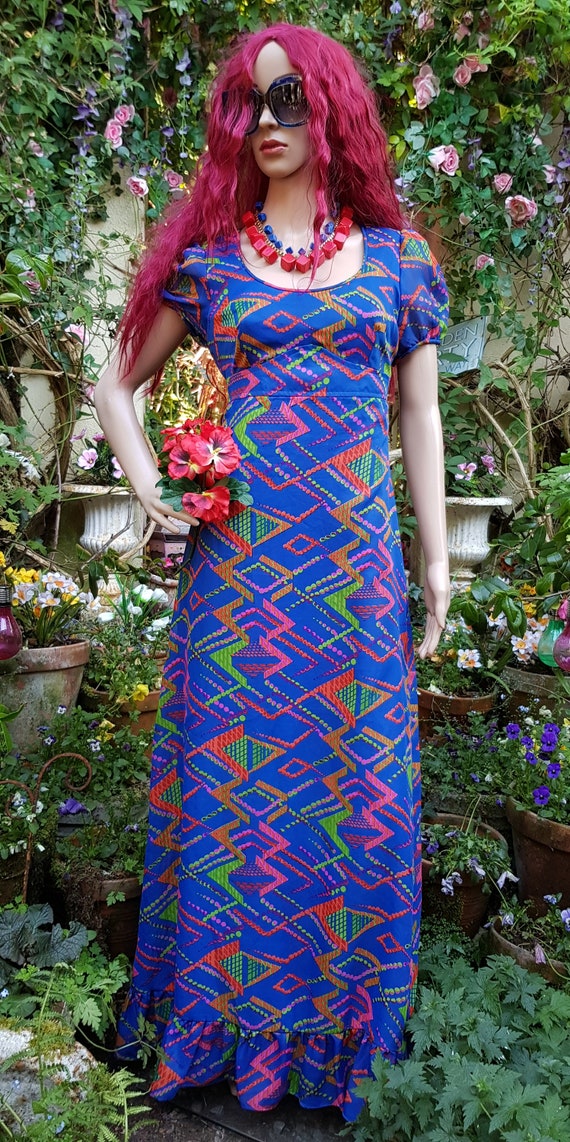 Fabulous Vintage 1970s Psychedelic Blue and Pink G