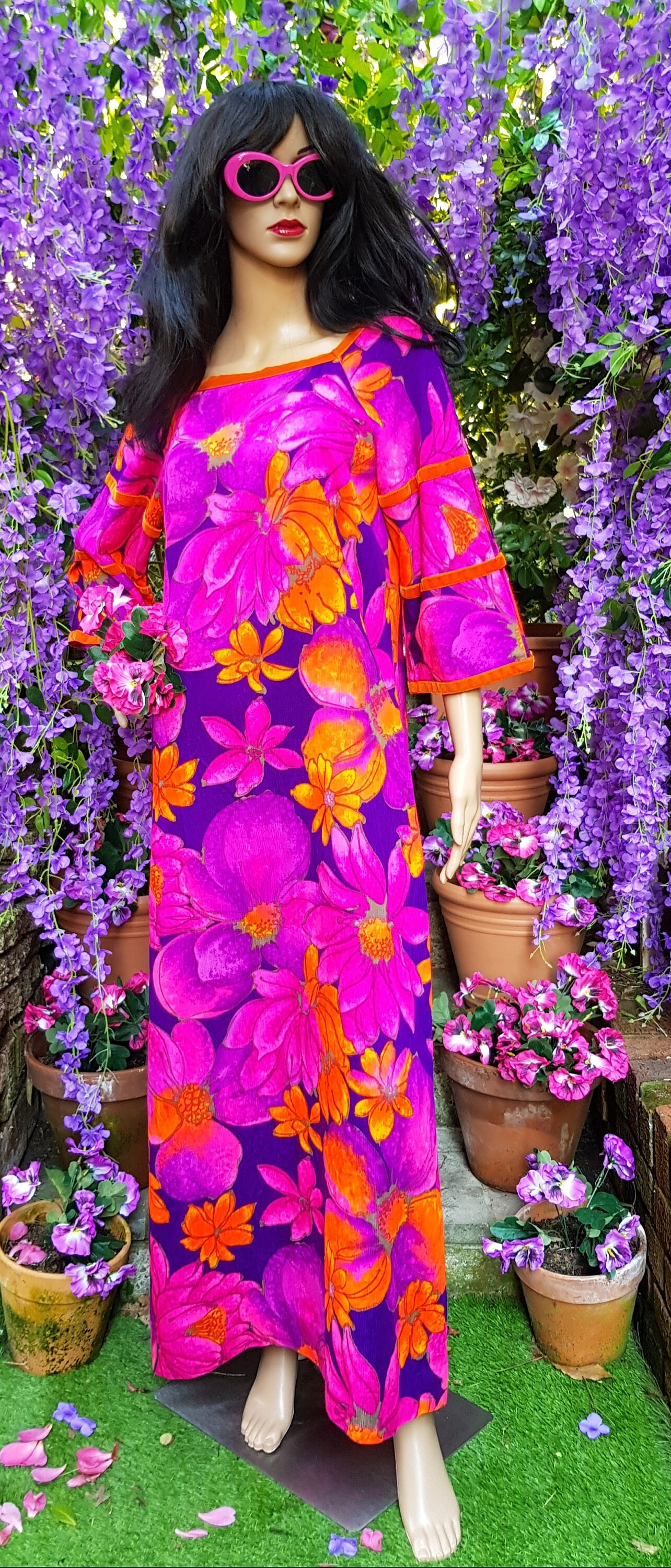 Vintage Kaftan: Stunning Vintage 1960s Psychedelic Pink