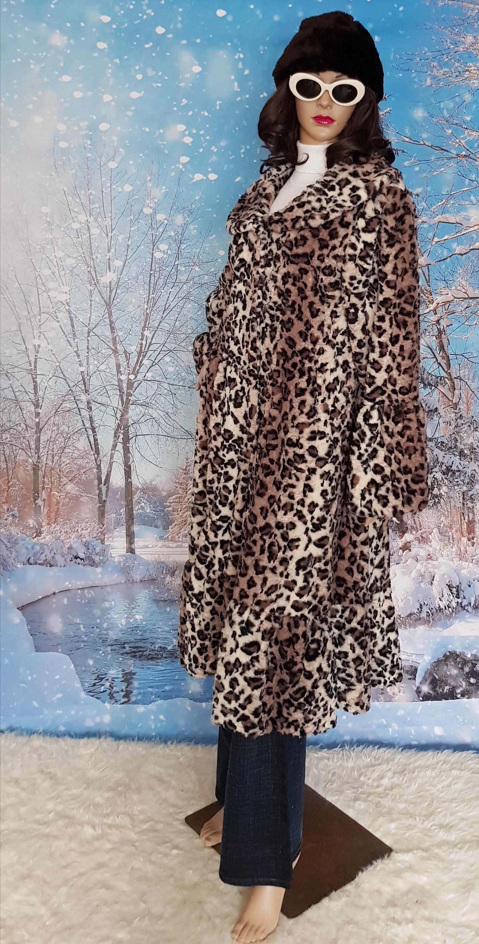 Vintage Coat: Gorgeous Vintage 1970s Style (1990s / 2000s) Leopard