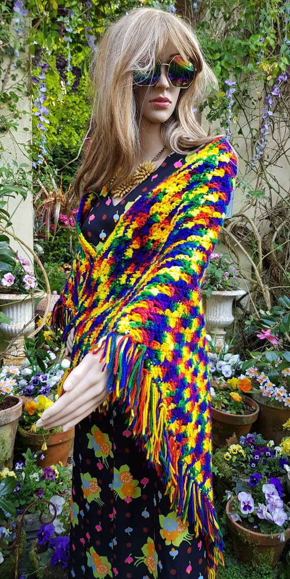 Vintage Shawl: Striking Vintage Handmade Rainbow … - image 8