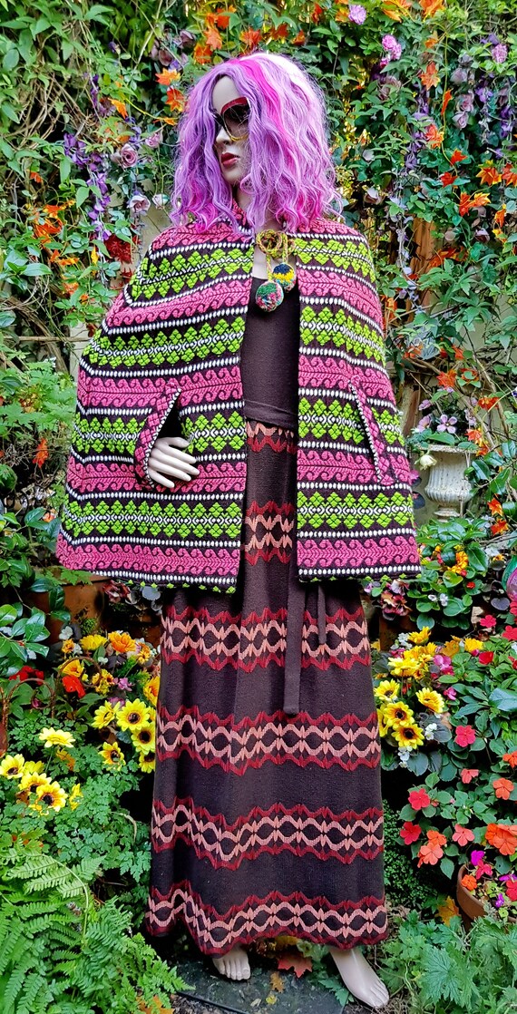 Gorgeous Rare Vintage 1970s Pink and Green Geometr