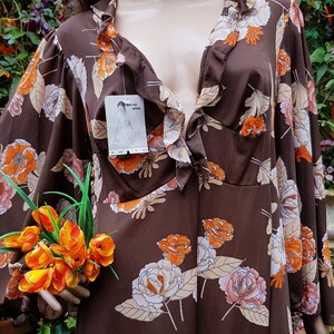 UK 10 US 6 Funky Vintage 1970s Brown & Orange Floral Print Long Maxi Angel Sleeve Robe/House Coat/Over-Dress Un-Worn with Tag image 4