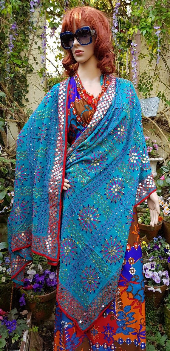 Vintage Shawl: Outstanding Vintage Bright Turquoi… - image 8