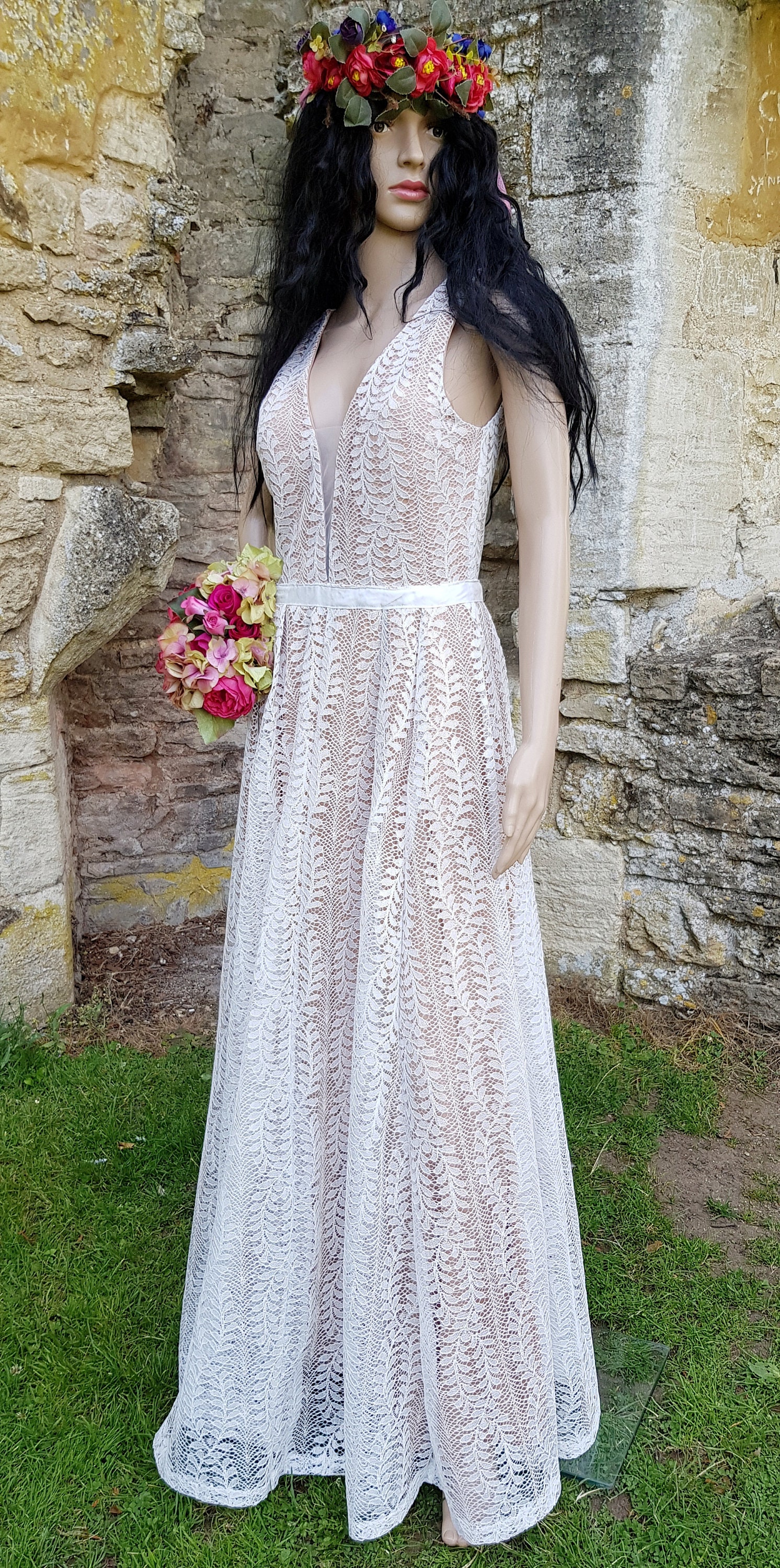 Stunning Vintage 1970s Un Worn Lucy Wang Cream and Pink Lace