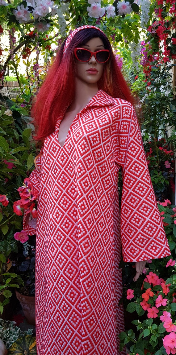 Plus Size Stunning Vintage 1970s Red & White Long… - image 8