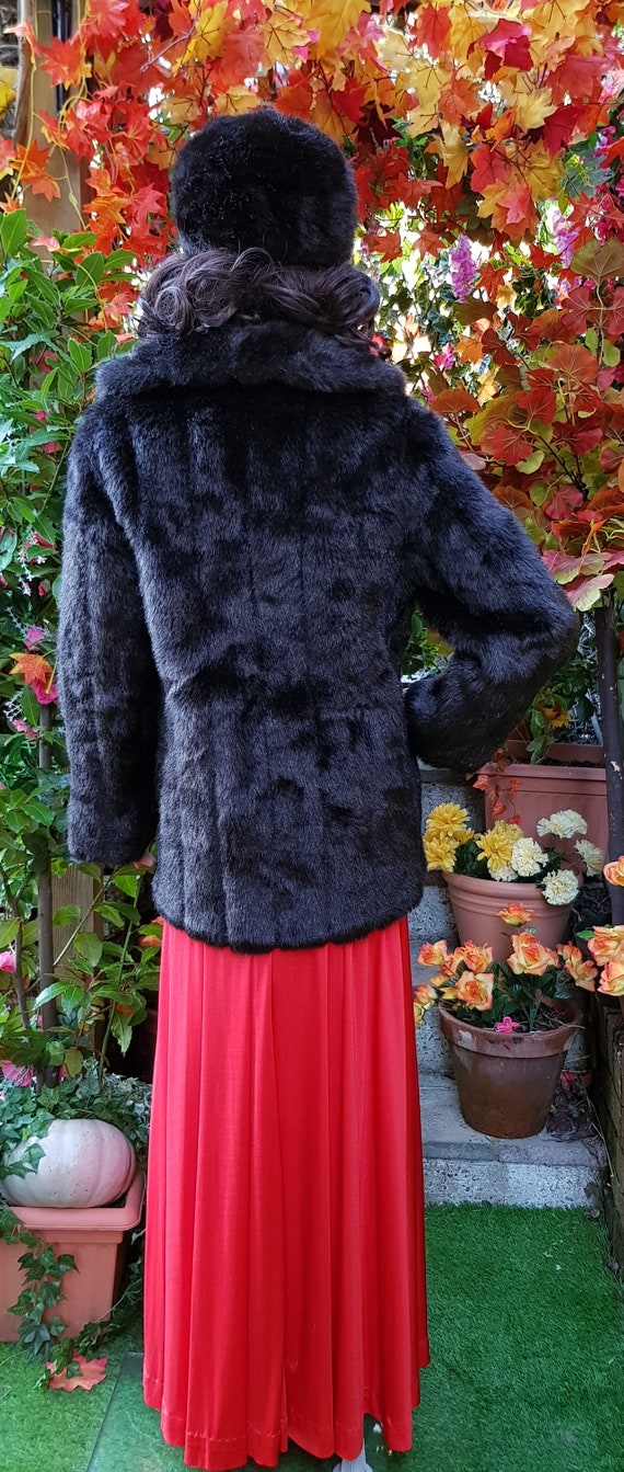 Lovely Vintage 1970s Black Faux Fur Jacket / Shor… - image 10