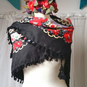 Vintage Shawl: Fantastic Vintage 1970s Red White and Black Floral Shawl image 7