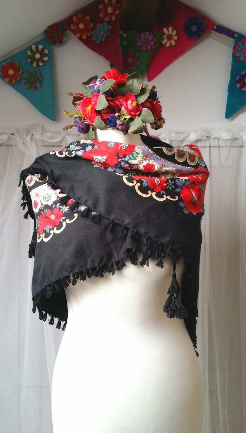 Vintage Shawl: Fantastic Vintage 1970s Red White and Black Floral Shawl image 7