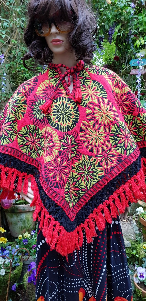 Vintage Poncho: Stunning Vintage 1960s Red, Lime … - image 6