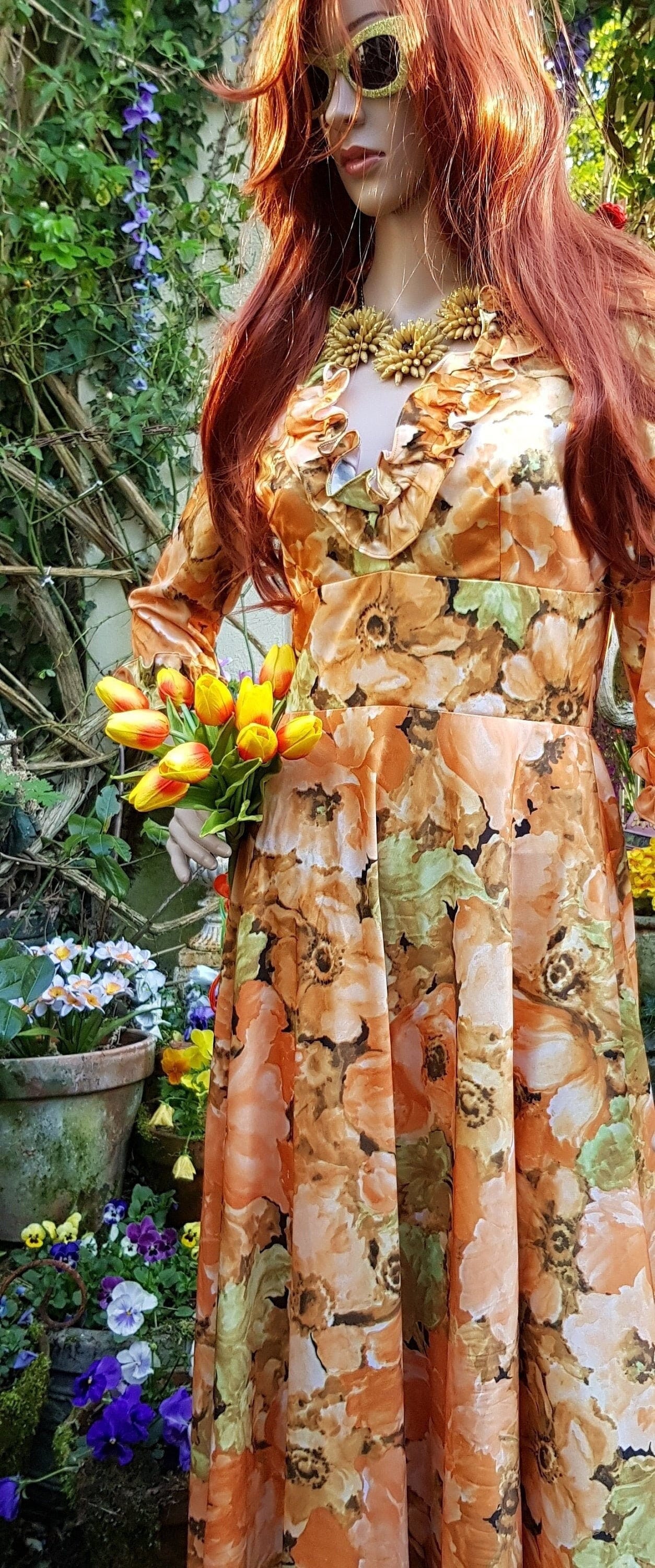 UK 8/10 (US 4/6) Funky Vintage 1960's / 1970s Orange and Green