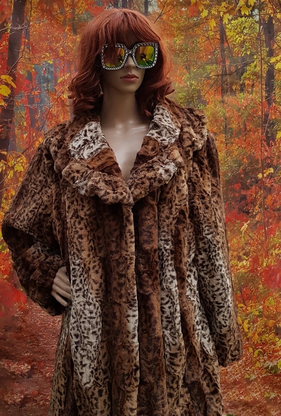 Stunning Vintage Animal / Leopard Print Faux Fur … - image 6