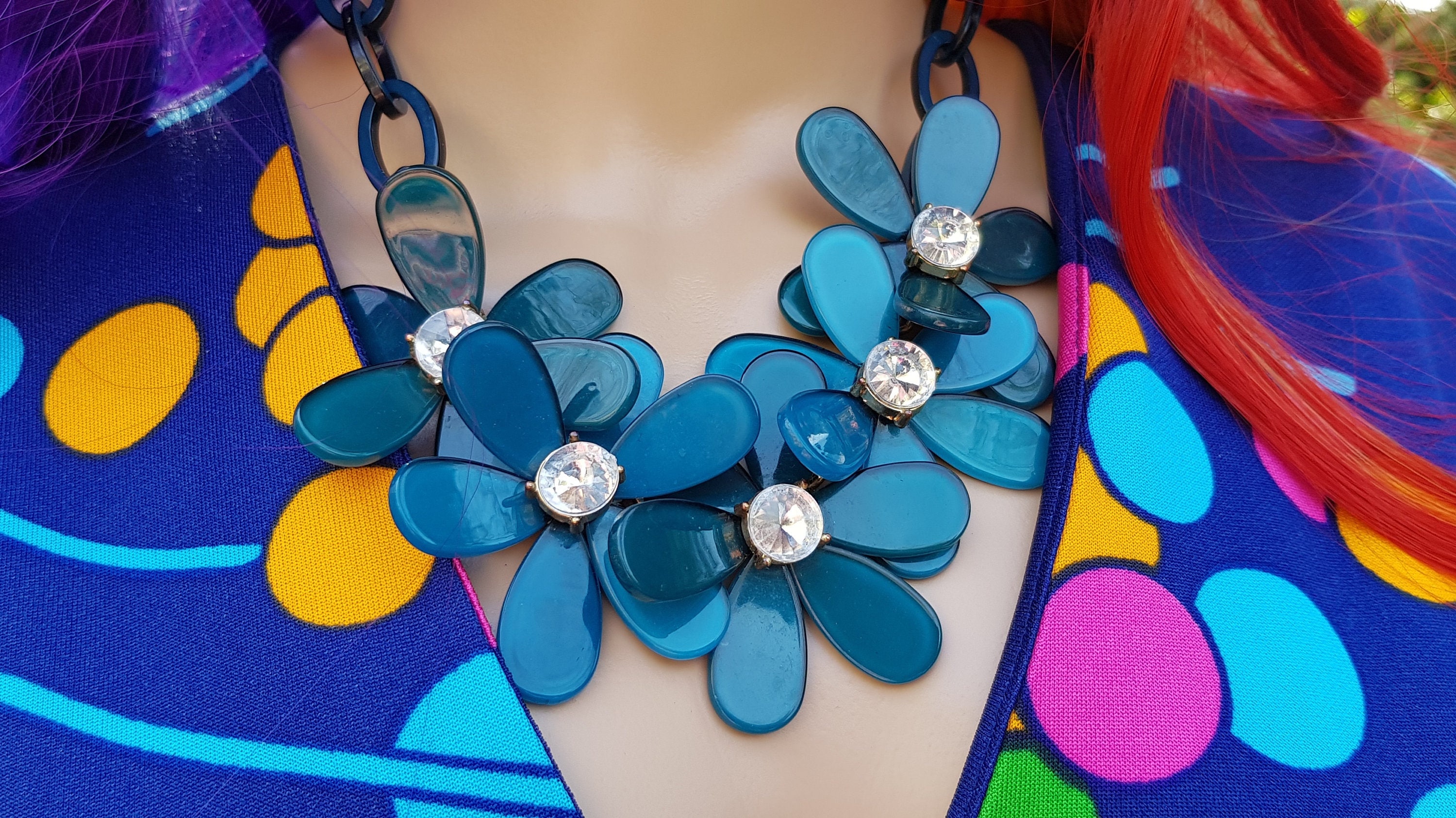 Vintage Necklace: Gorgeous Vintage Teal Blue 1970s / 1980s Perspex