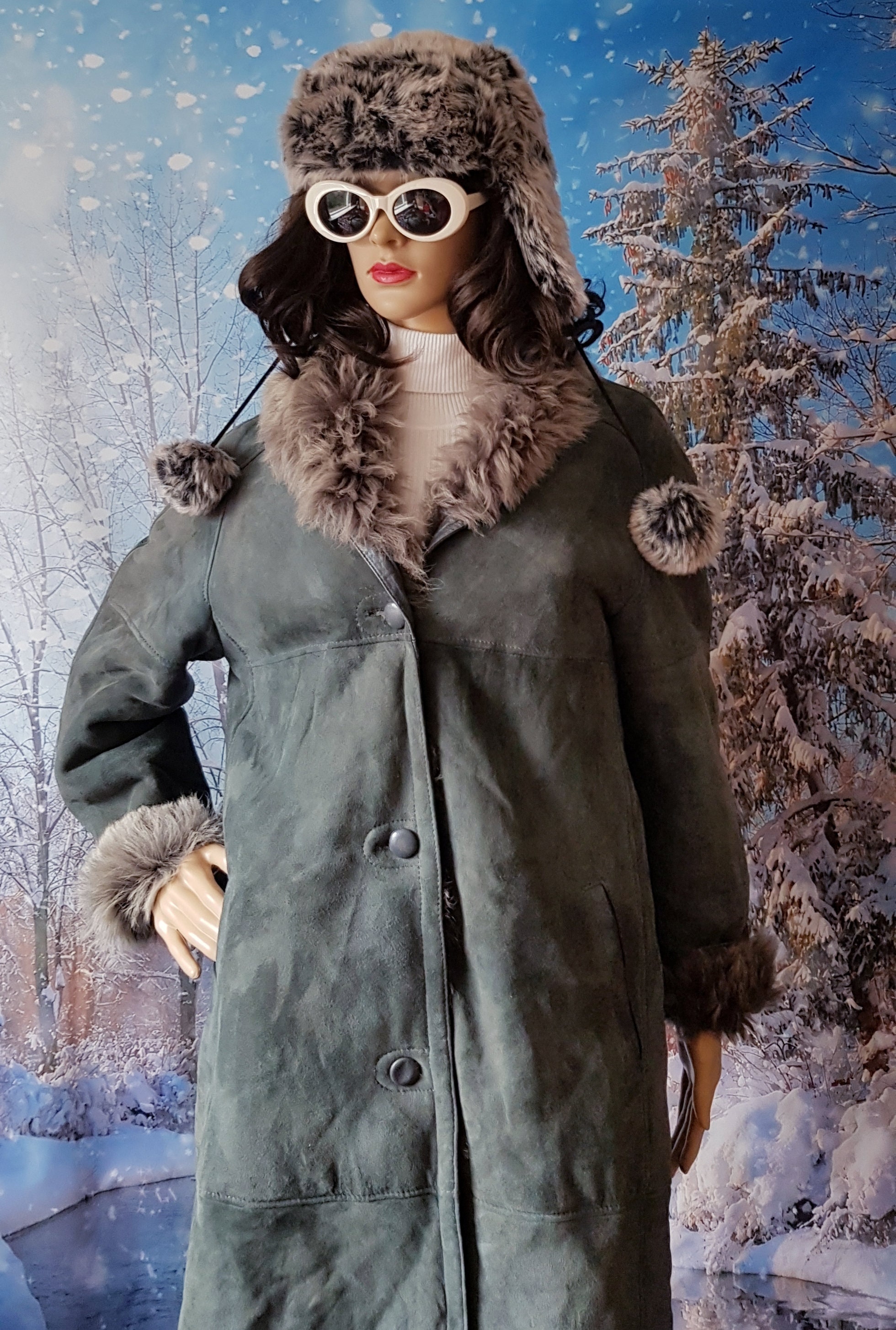 Vintage Hat: Fab Vintage 1990s Grey Trapper Style Faux Fur  display picture 2