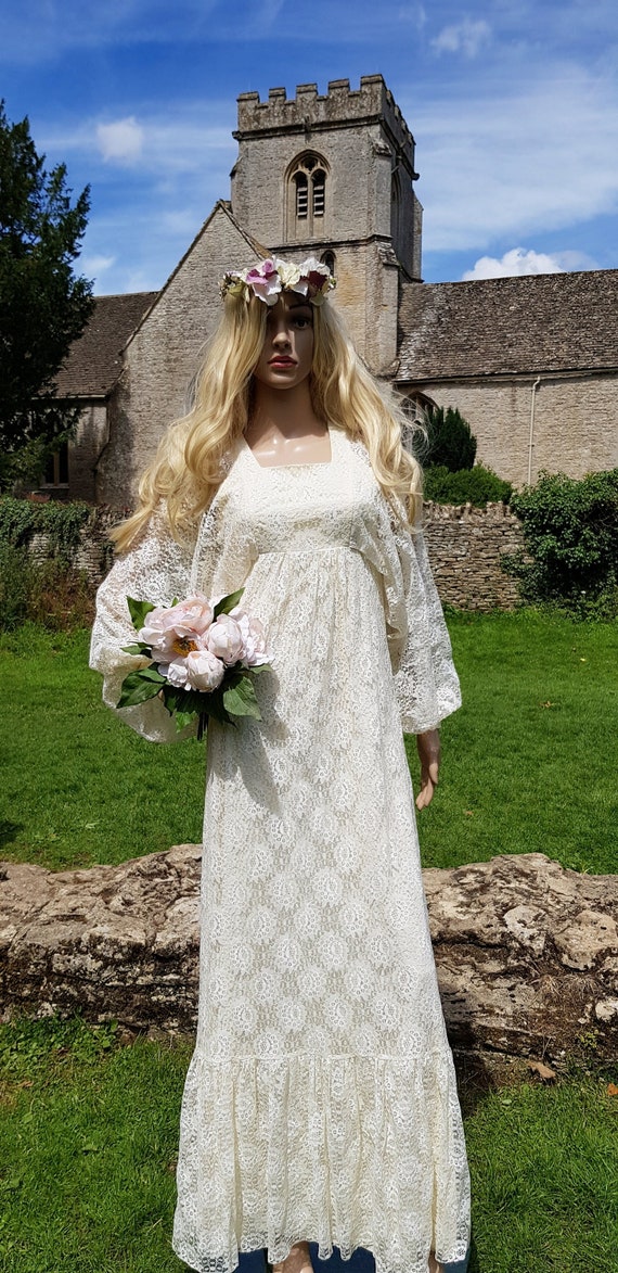 Cream lace dress best sale uk
