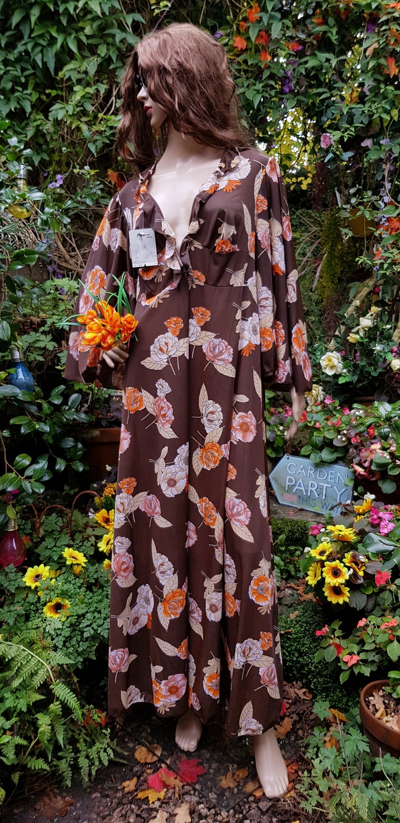 UK 10 US 6 Funky Vintage 1970s Brown & Orange Floral Print Long Maxi Angel Sleeve Robe/House Coat/Over-Dress Un-Worn with Tag image 3