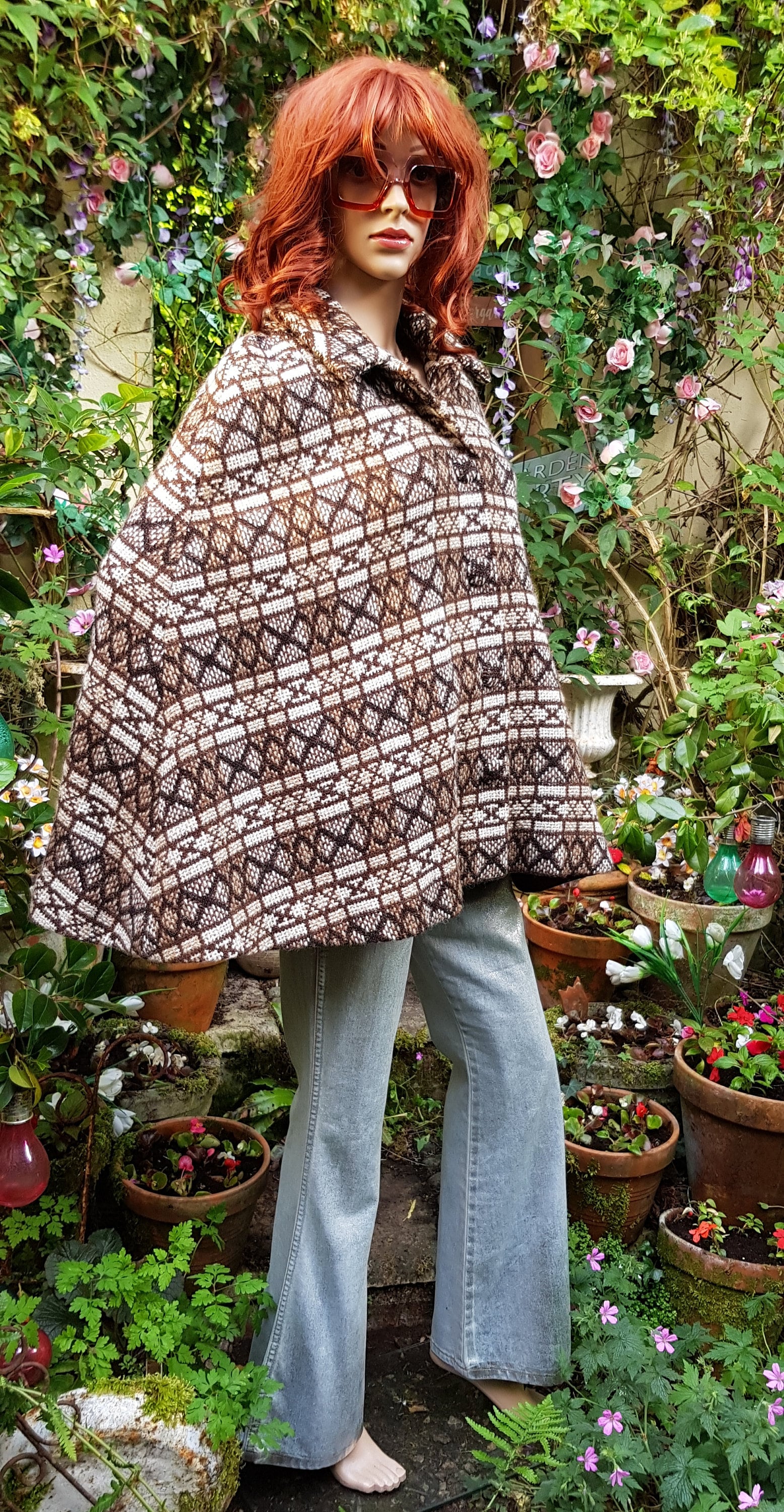 Vintage Cape: Gorgeous Cosy Vintage 1960s Welsh Tapestry Wool Hand