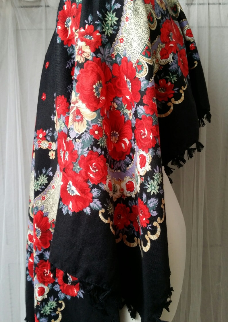 Vintage Shawl: Fantastic Vintage 1970s Red White and Black Floral Shawl image 3