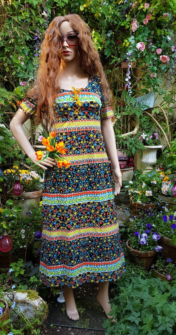 maxi colourful dress UK 8/10 (US 4/6) Stunning 1970's Psychedelic Black, Orange, Blue, Red and  Yellow Floral Print Cotton Maxi Dress