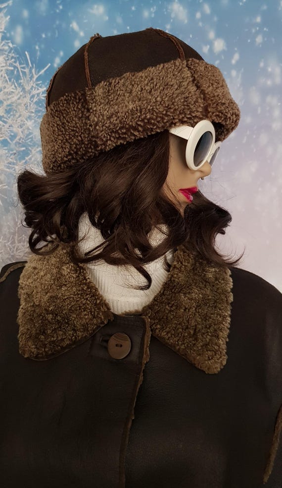 Vintage Hat: Fab Vintage 1990s Dark Brown Suede Sheepskin  display picture 1