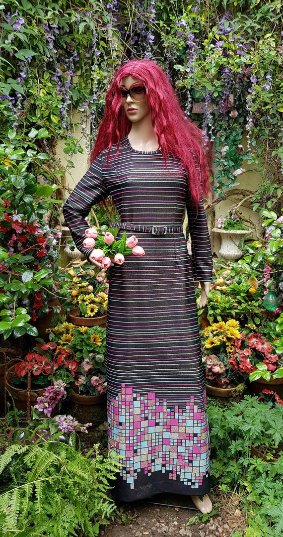 Vestido largo vintage con estampado geometrico de rayas de lurex en negro rosa dorado y azul de los anos 70 talla 12 14 EE. UU. 8 10 de Mary Harnes Etsy Mexico