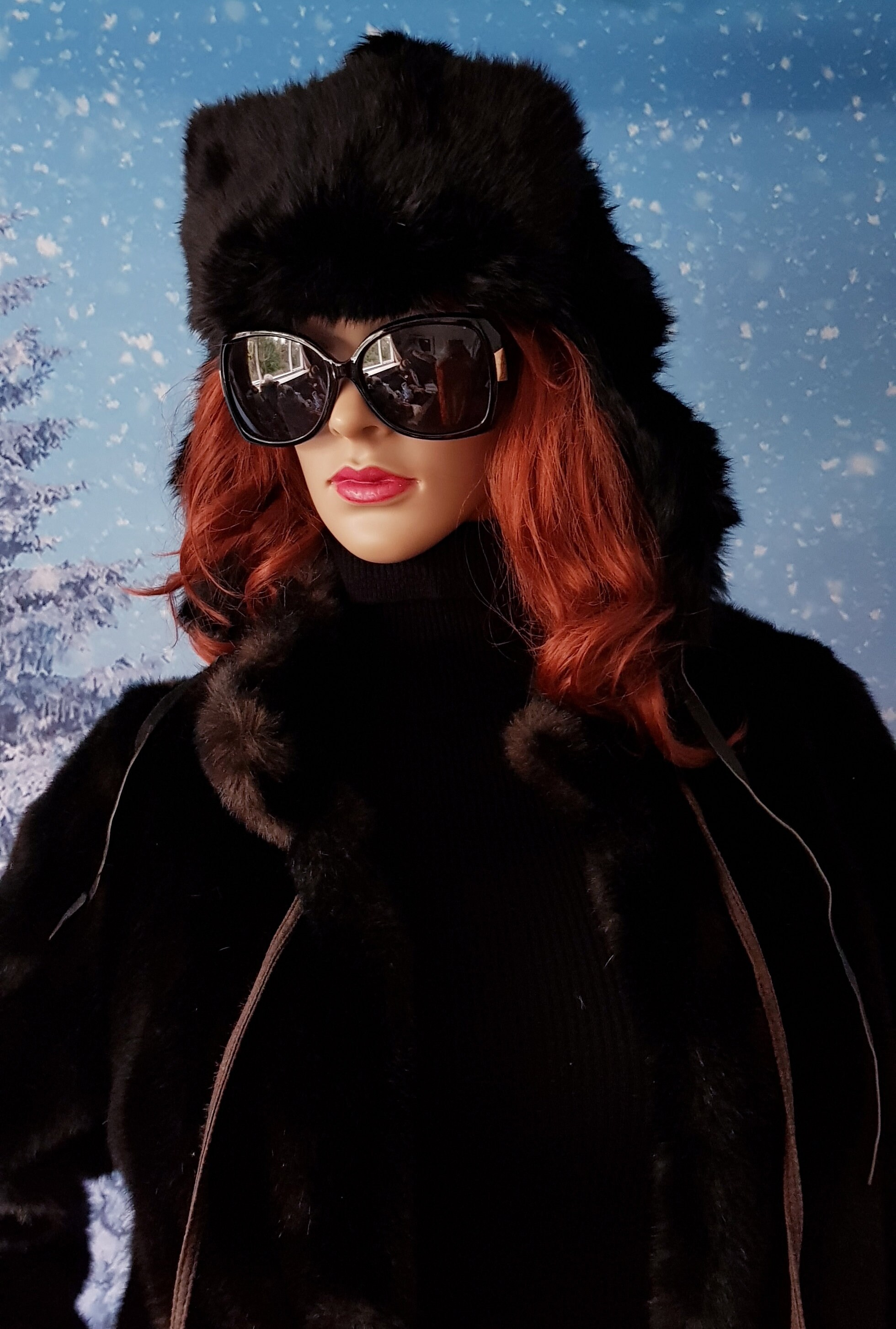 Vintage Stylish Fur Hat Dark Brown Vintage Hat: Beautiful Vintage 1970s Mid Brown Real Fur Hat  main image 4