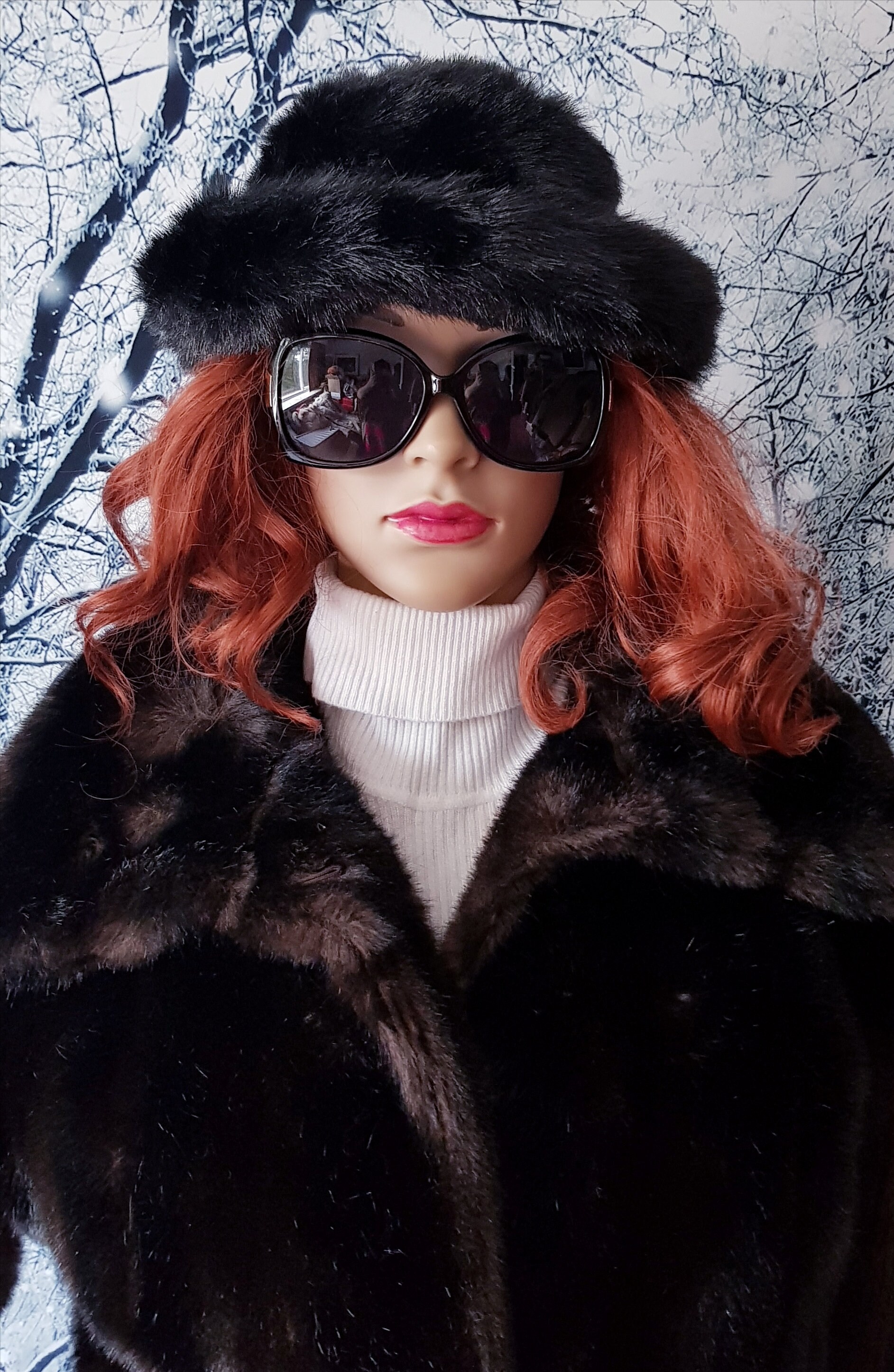 Tailor Vintage Black with Green Faux Fur and Gold Embellished Hat with scarf In my black & white era ? Mixed with whatever the heck  main image 4