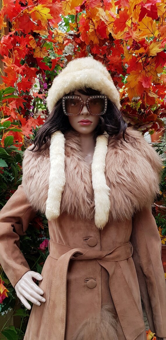1960s Beige Sheepskin Shearling Mod Fur Hat With Satin Lining Vintage Estate Vintage Hat: Gorgeous Vintage 1960s/70s Taupe Brown and Grey  main image 3