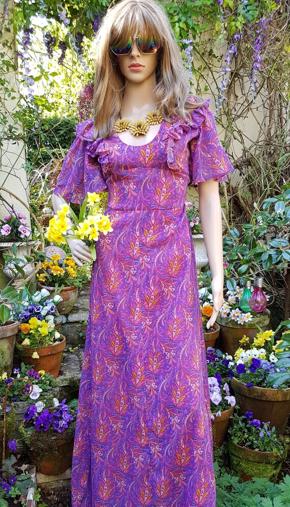 Gorgeous Vintage 1970s Purple, Pink and Orange Pai