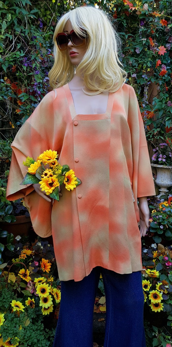 Vintage Kimono: Funky Vintage Apricot and Pale Gr… - image 3