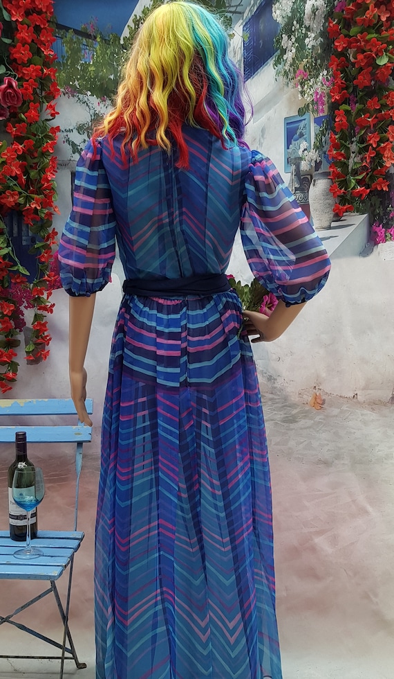 UK 6/8 (US 2/4) in RESTORATION Fabulous Vintage 1970s Blue Purple Pink Zig Zag Pattern High Neck Maxi Dress by Vera Mont, Paris - Etsy UK 6/8 (US 2/4) in RESTORATION Fabulous Vintage 1970s Blue Purple Pink Zig Zag Pattern High Neck Maxi Dress by Vera Mont, Paris - Etsy