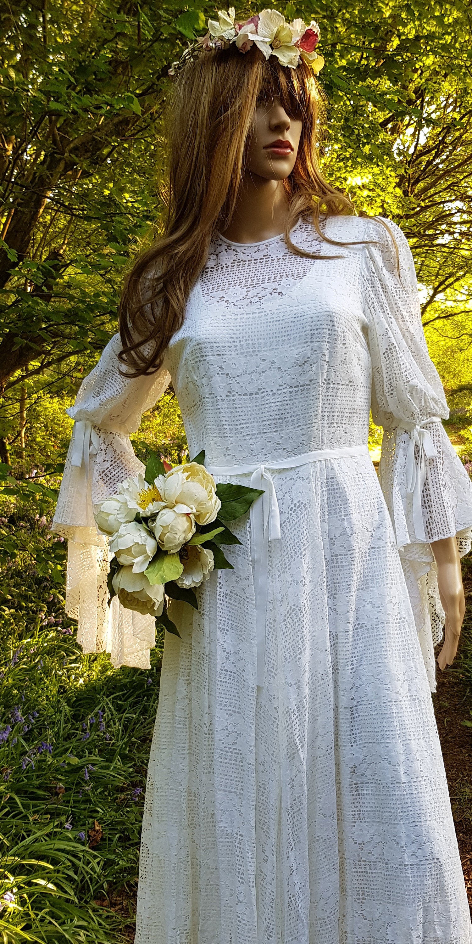 Gorgeous Vintage 1970s Romantic White Broderie Anglaise Lace Dress