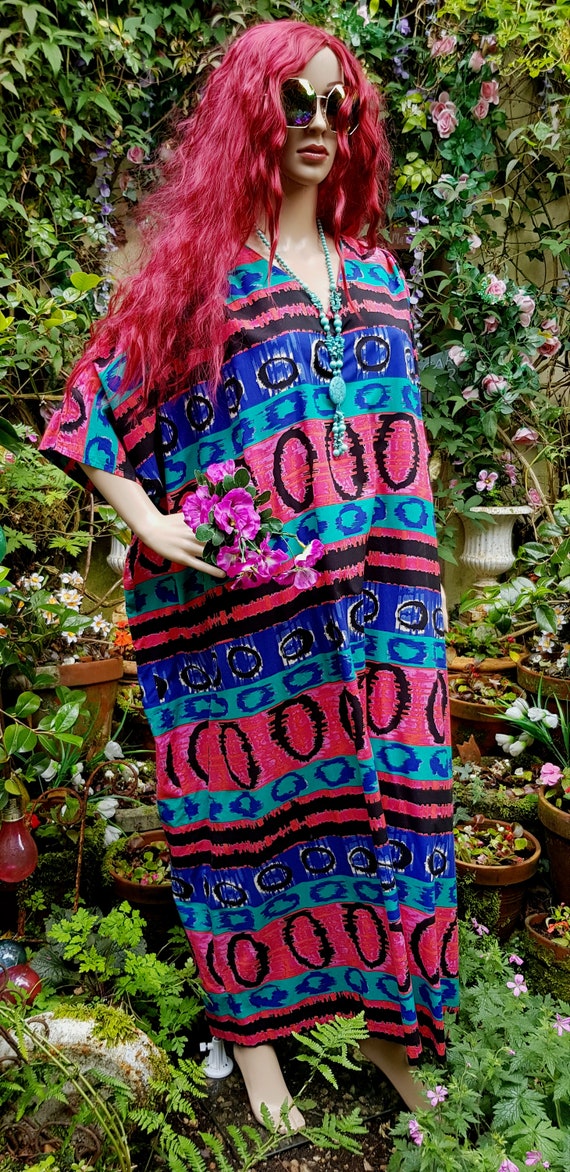 Stunning Plus Size Vintage 1970s Psychedelic Blue… - image 3