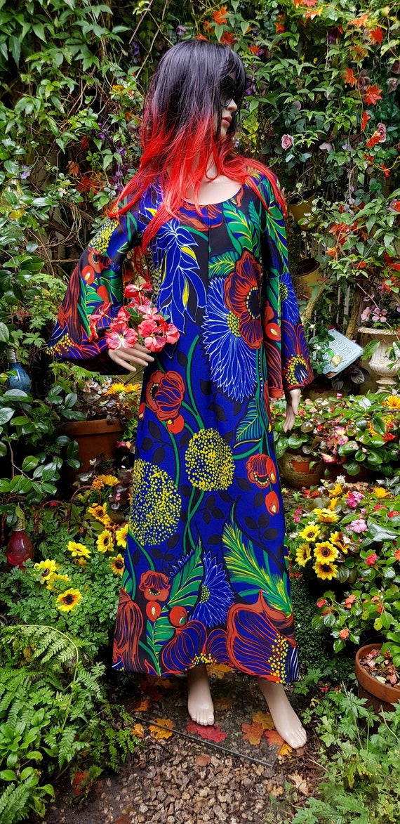 Amazing Vintage 1970s Psychedelic Flower Power Blu