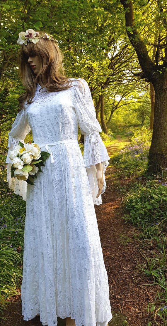 chinese dress ladies 3D Floral Lace Wedding Dress with Straps  Vigocouture Ivory / 20W