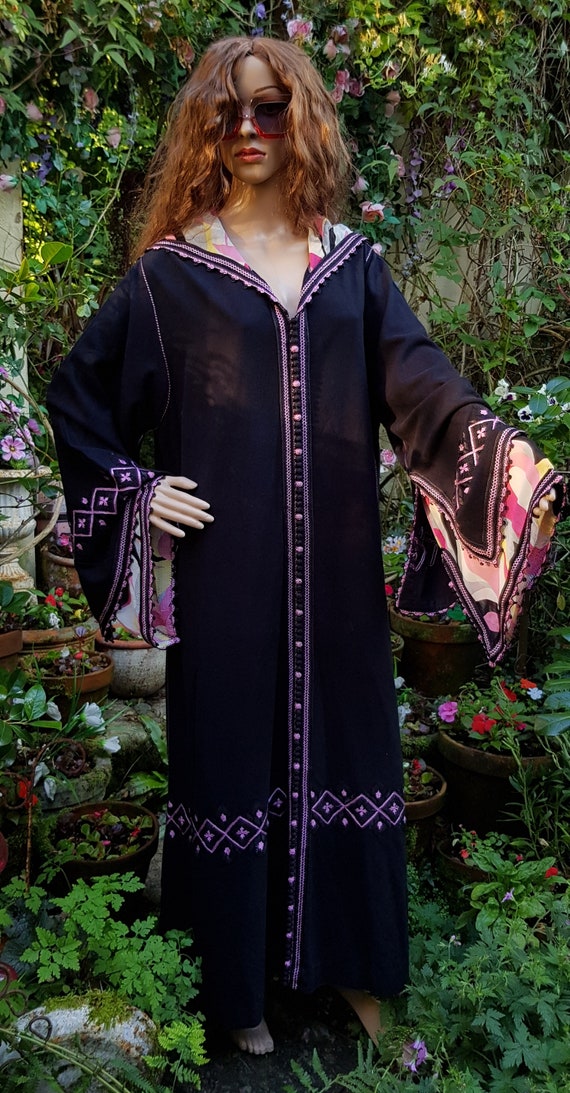 Fab Plus Size Vintage 1970s Hand Made Black & Pin… - image 5