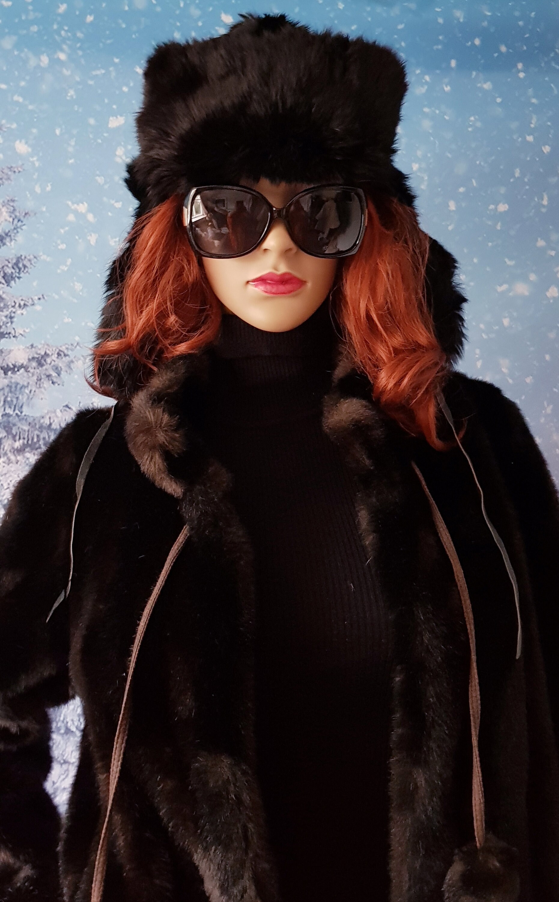 Vintage Hat: Beautiful Vintage 1960s / 1970s Very Dark Brown  display picture 3