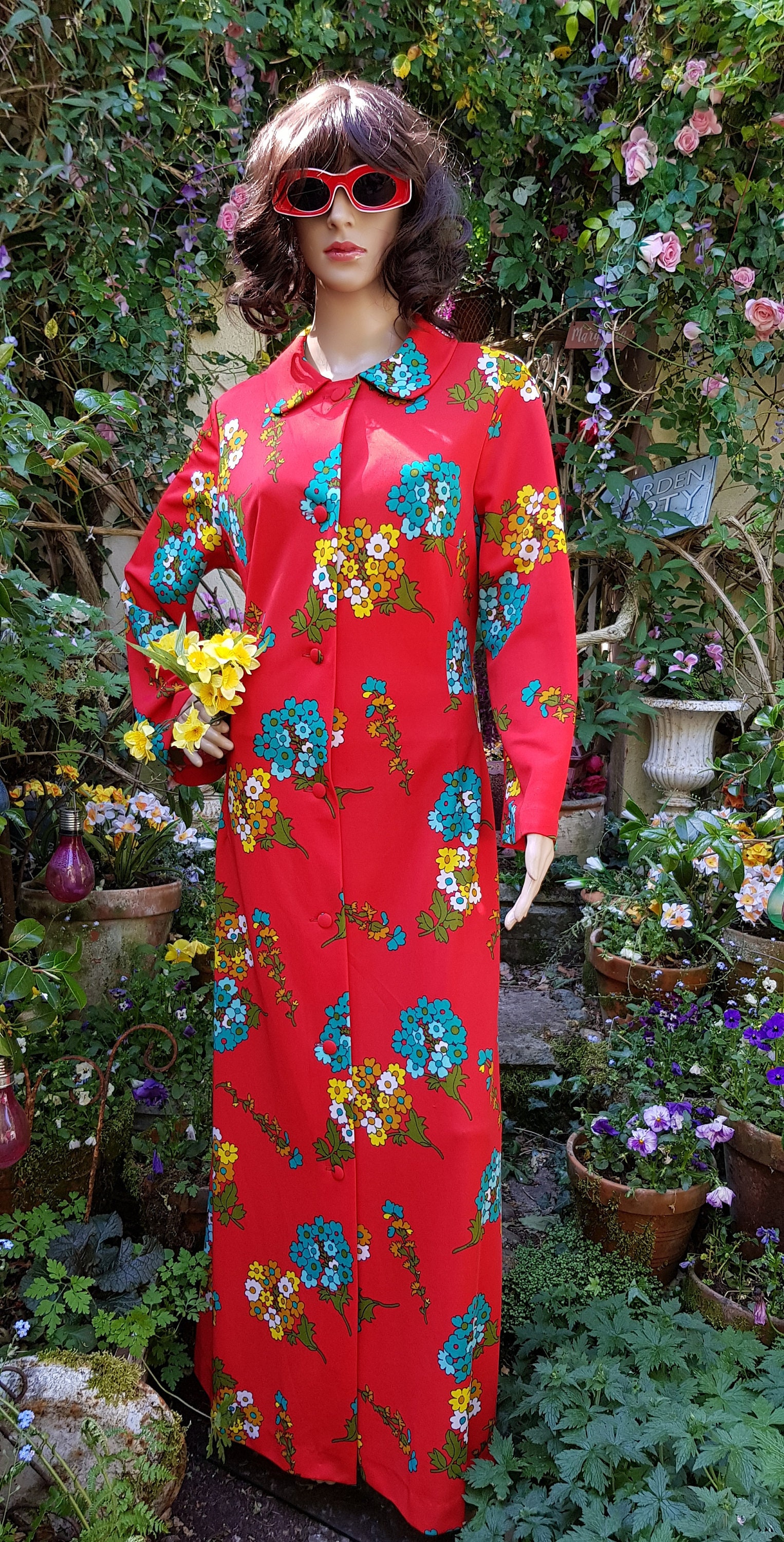 UK 12/14 US 8/10 Funky Crazy Vintage 1970s Red Psychedelic Flower Power Belted Shirt Dress / House Coat - Etsy UK 12/14 US 8/10 Funky Crazy Vintage 1970s Red Psychedelic Flower Power Belted Shirt Dress / House Coat - Etsy