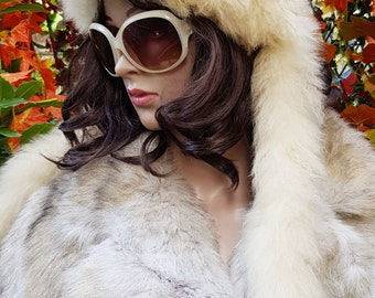Vintage Hat: Gorgeous Vintage 1960s / 1970s Cream Mongolian  display picture 1