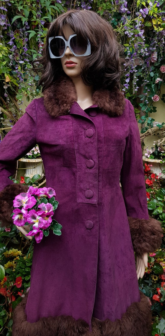 Stunning Vintage 1960s / 1970s Purple Suede Coat … - image 3