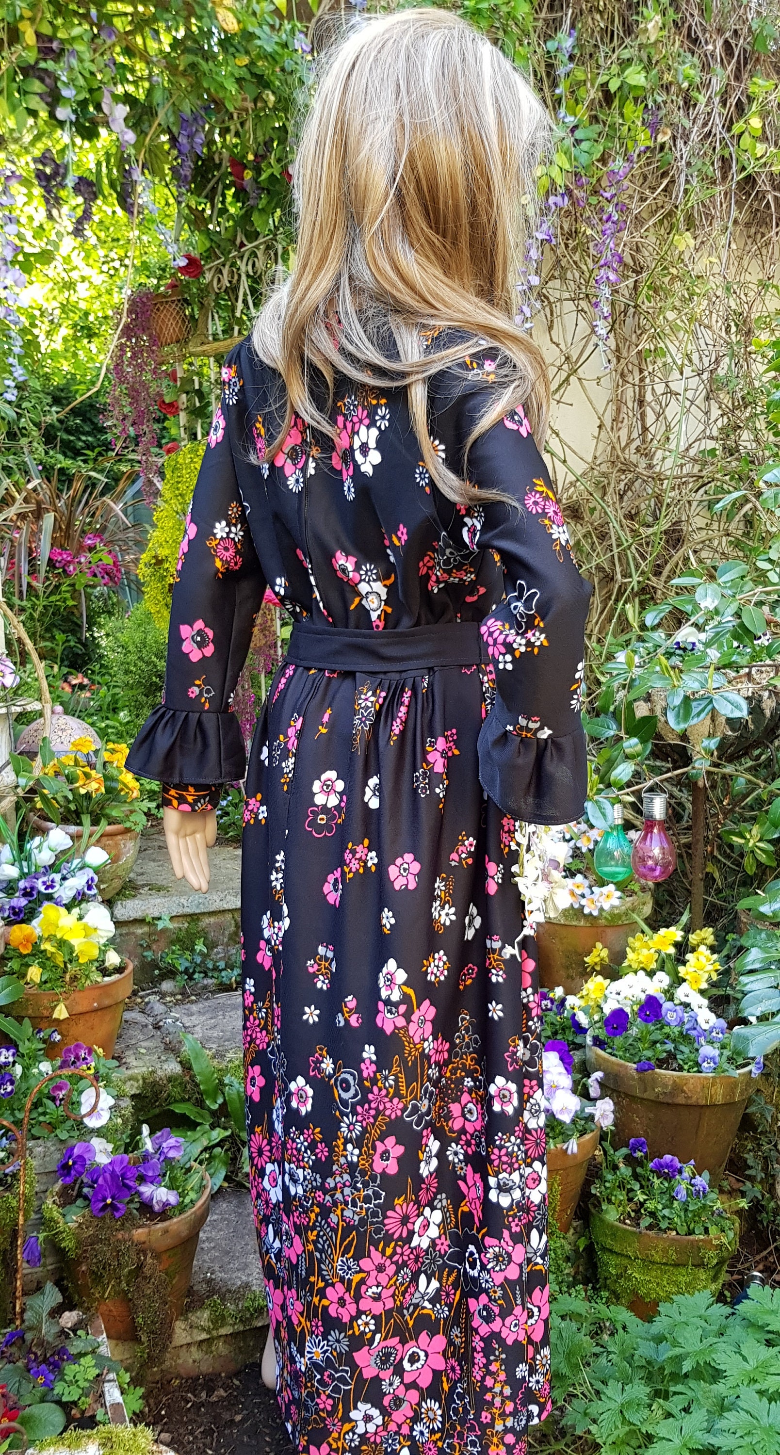 UK 12/14 (US 8/10) Fabulous Vintage 1970s Black Pink Orange
