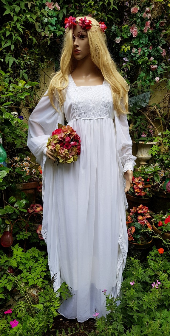 Stunning Iconic Vintage 1970s White Maxi Dress /W… - image 2