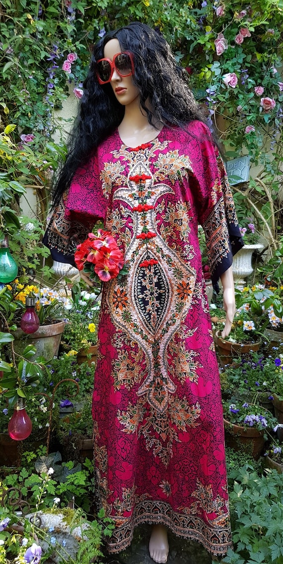 Vintage Kaftan: Gorgeous Vintage 1970’s Red, Saff… - image 1