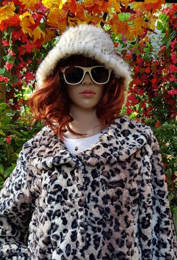 Vintage Hat: Gorgeous Vintage 1970s / 1980s White, Grey and  display picture 3