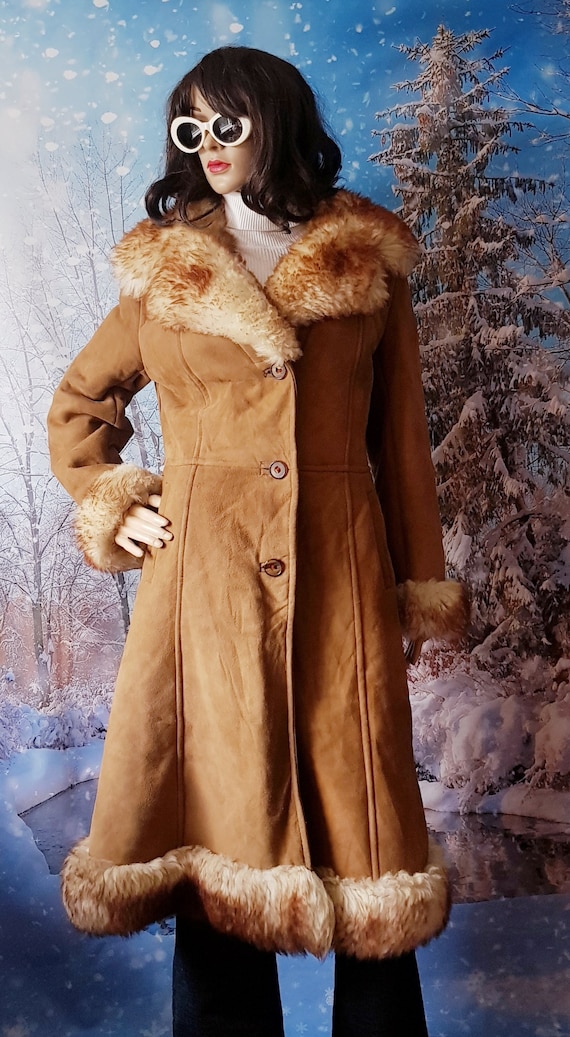Gorgeous Vintage 1970s Russett Tan Suede Sheepskin Penny Lane 