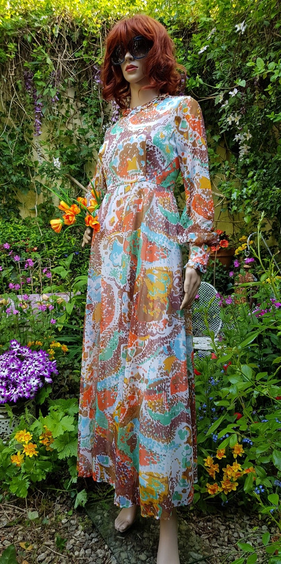 Stunning Vintage 1970s Orange, White and Blue Abst