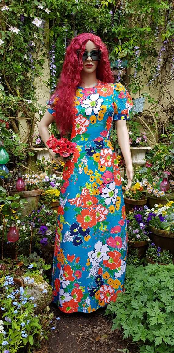 Gorgeous Vintage 1970s Blue and Multi Coloured Flo