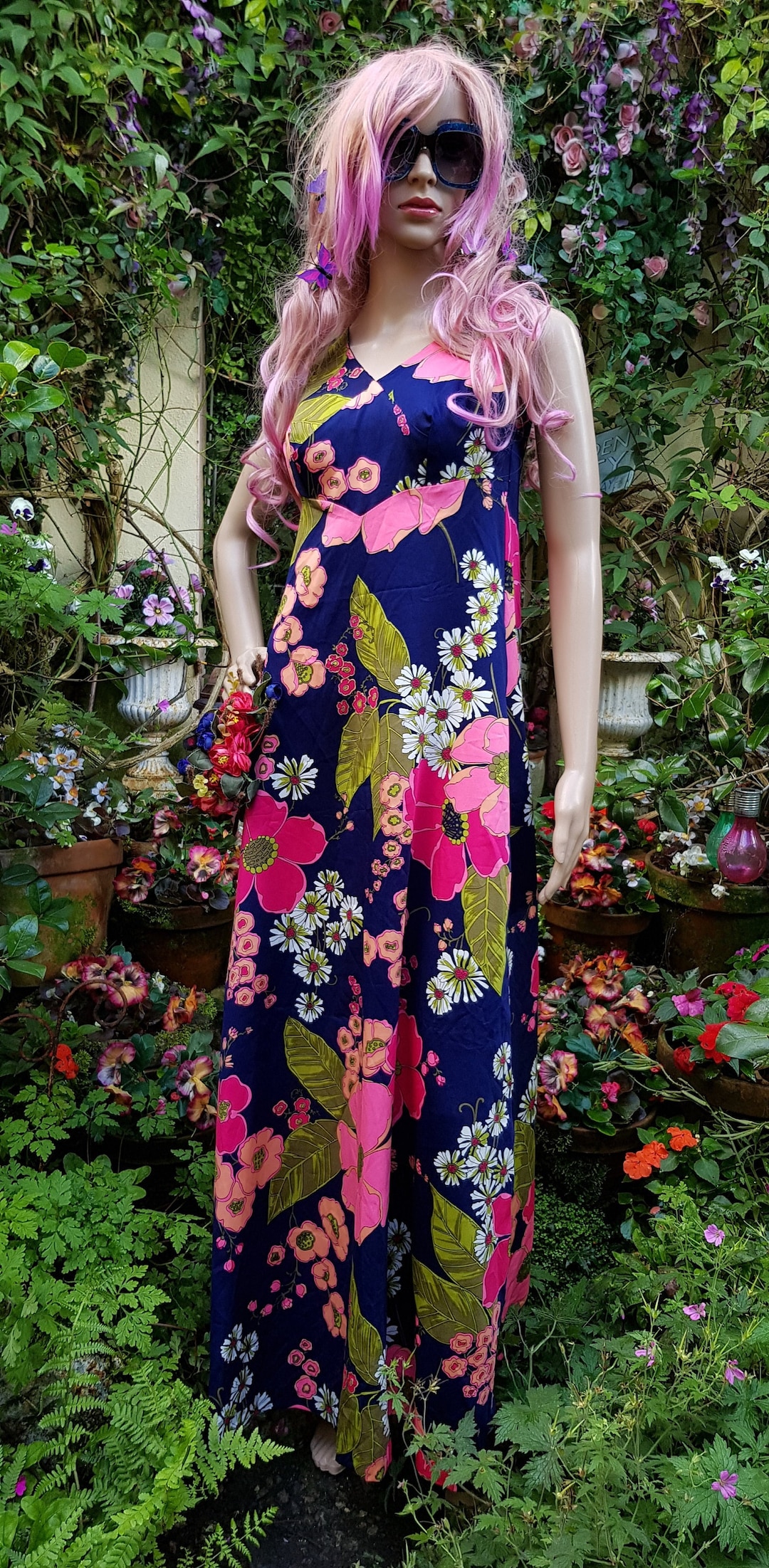 UK 6/8 (US 2/4) Beautiful Vintage 1970s Navy Blue and Pink Floral ...