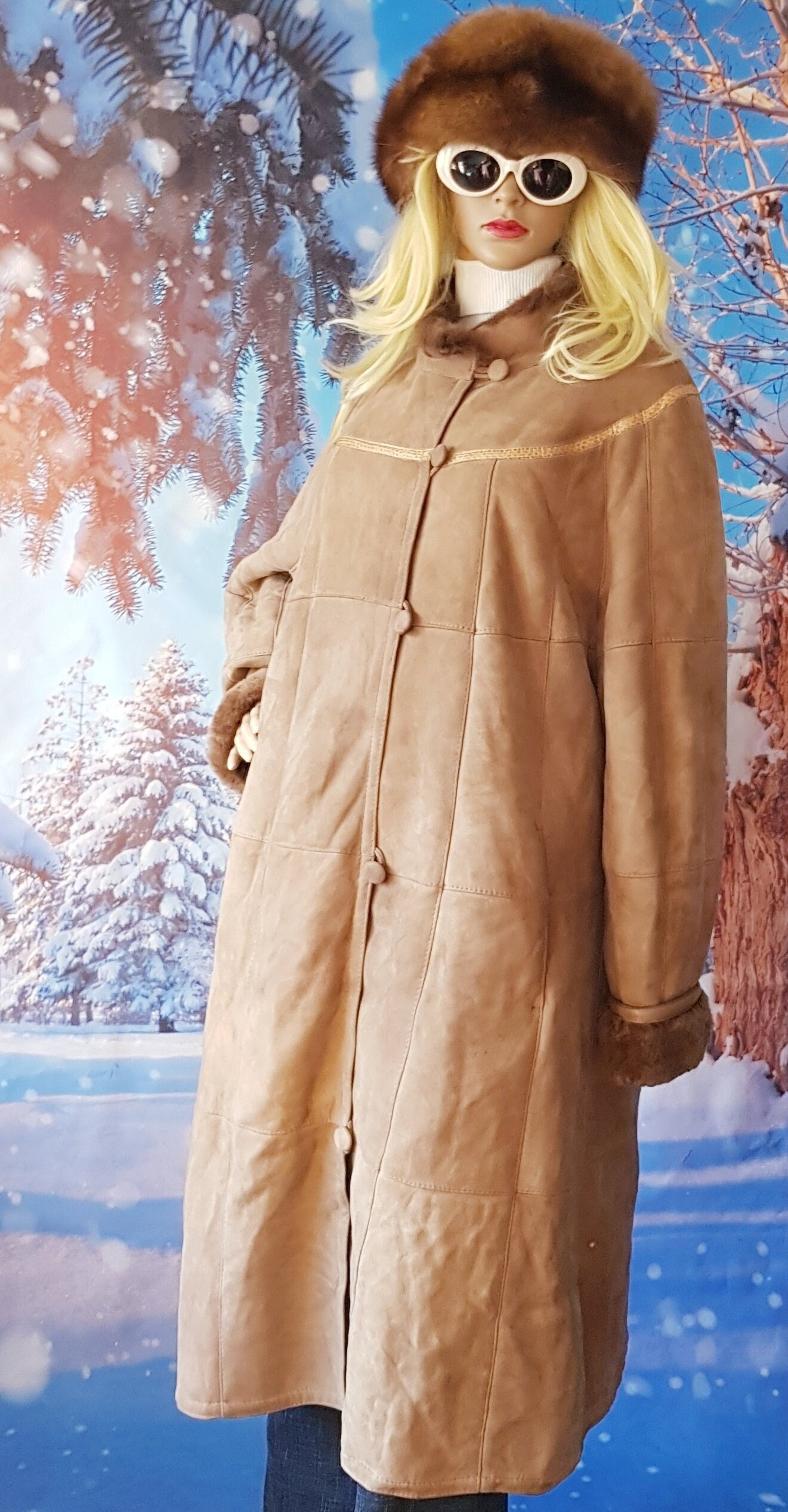 Vintage Coat: Lovely Vintage 1970s Camel Beige Suede and Sheepskin
