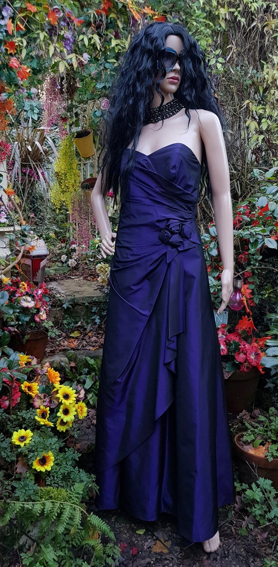 Sriking Vintage 1980s Purple Taffetta / Satin Even